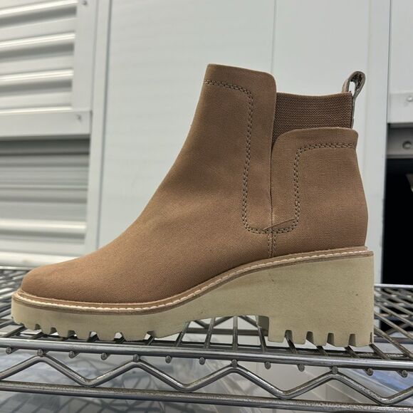 Dolce Vita Huey Mushroom Brown Boots Waterproof size 8.5 - Picture 3 of 5